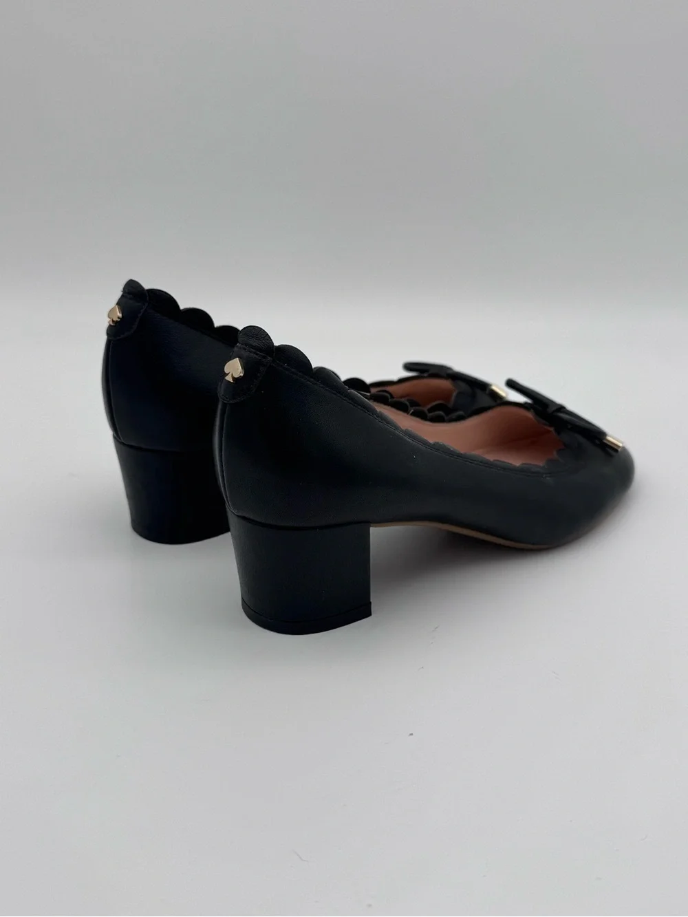 Kate Spade New York Yasmin Scalloped Block Heel Pumps Black Leather Size 6.5